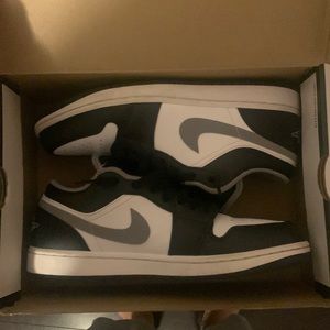 Jordan 1 Low Black White Grey